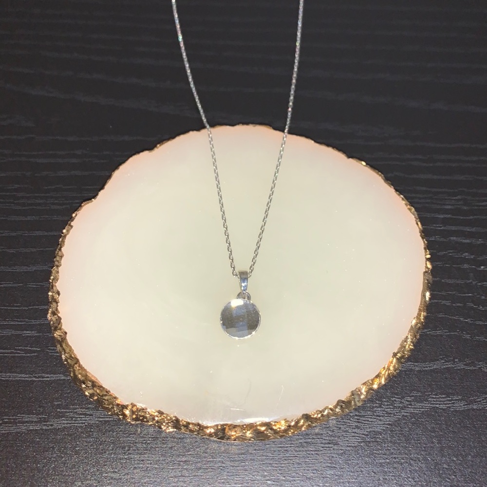 Round diamond necklace